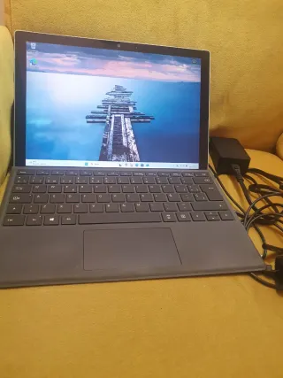 Surface Pro 7+ i3-1115G4 3GHz 8GB 128GB batr 80%