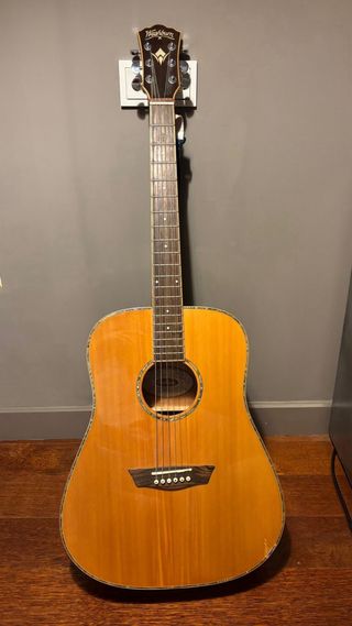 Guitarra Acústica Washburn en perfecto estado