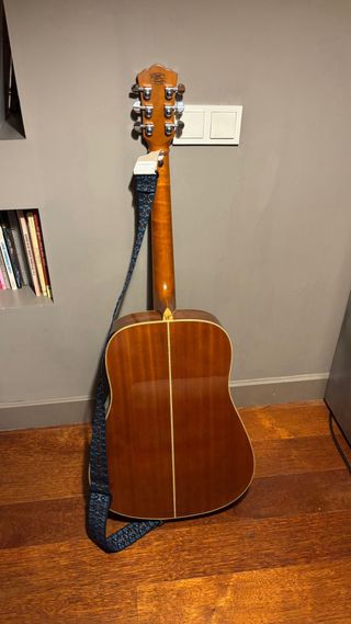 Guitarra Acústica Washburn en perfecto estado