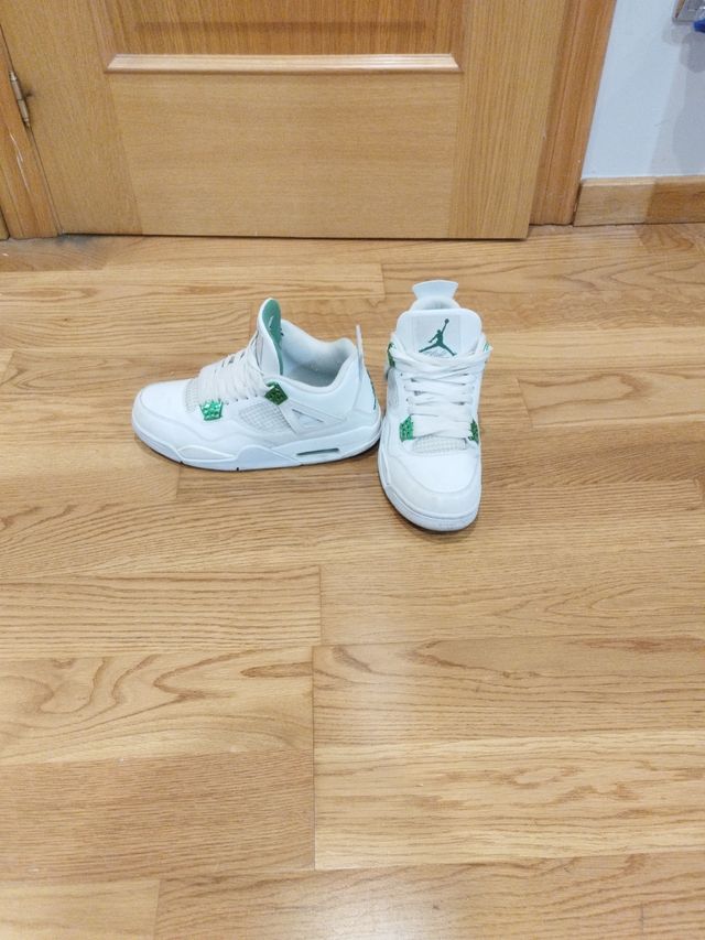 Jordan Retro 4 green metalic Talla 42 Verde Blanco