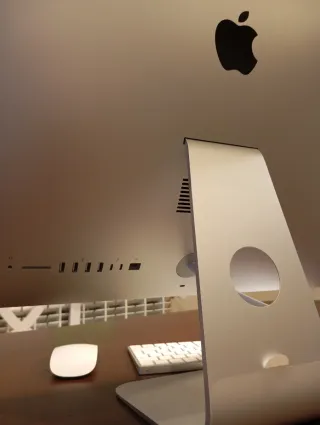 iMac 21.5 2019 i9 32GB RAM 1TB SSD