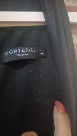 Vestido negro plisado