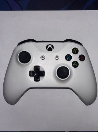 Mando Xbox One S (entrada carga dañada)