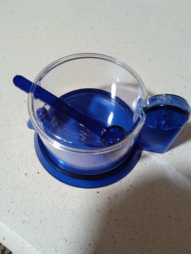 Formaggiera Guzzini trasparente e blu