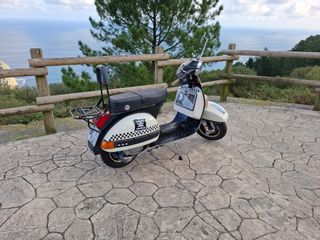 Vespa PX 200 Iris