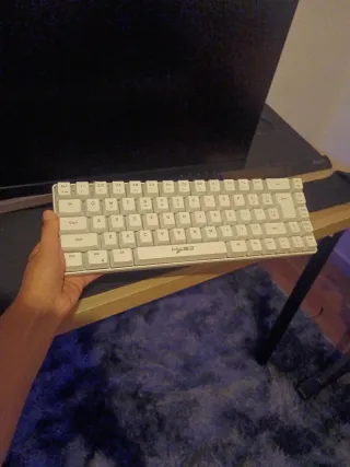 Teclado HYSC Blanco RGB, con cable, 60%
