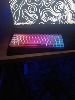 Teclado HYSC Blanco RGB, con cable, 60%
