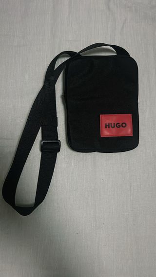 Bandolera Hugo Boss Negra y Roja