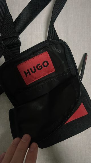 Bandolera Hugo Boss Negra y Roja