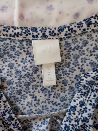 Blusa estampada floral manga larga