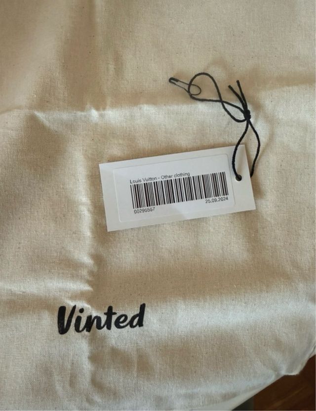 Bufanda Louis Vuitton con flecos