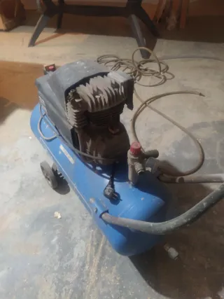 Compresor de aire azul
