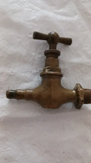 Grifo vintage de latón