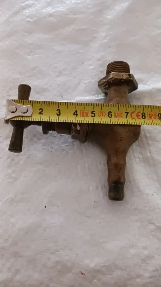 Grifo vintage de latón