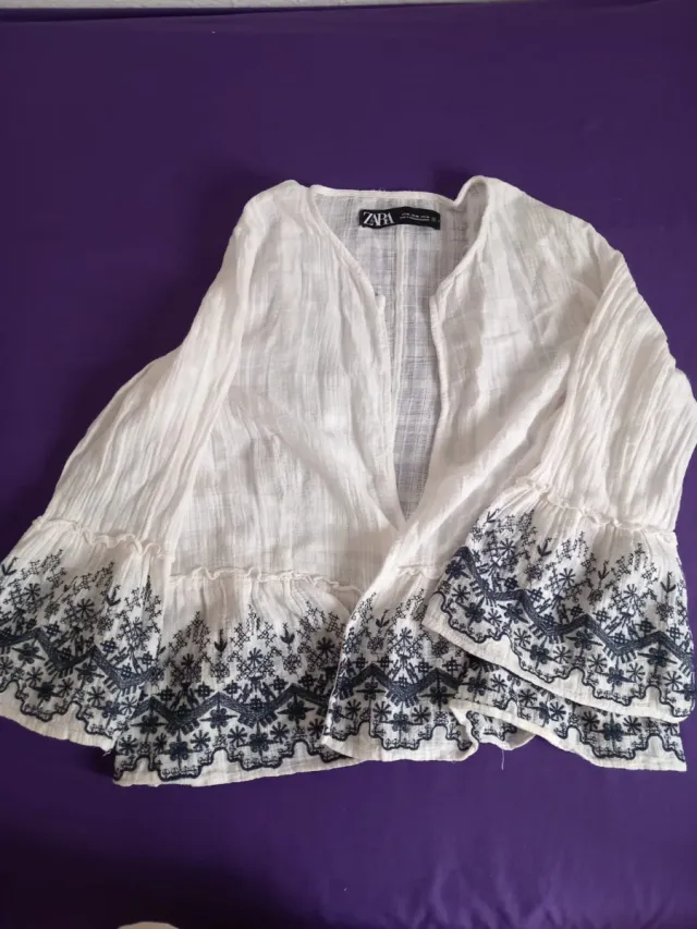 Blusa Zara blanca bordada M