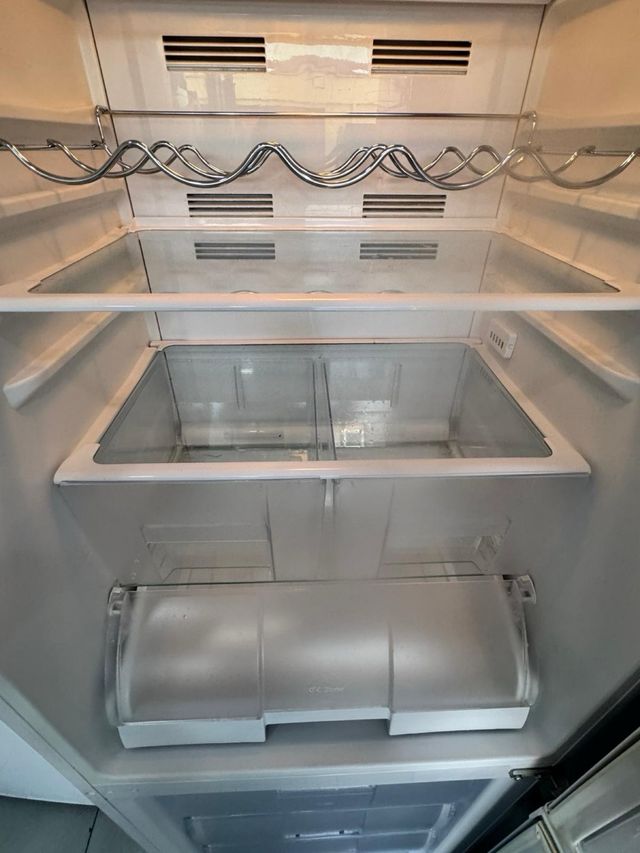 FRIGORÍFICO ANSONIC COMBI NO FROST EN BLANCO