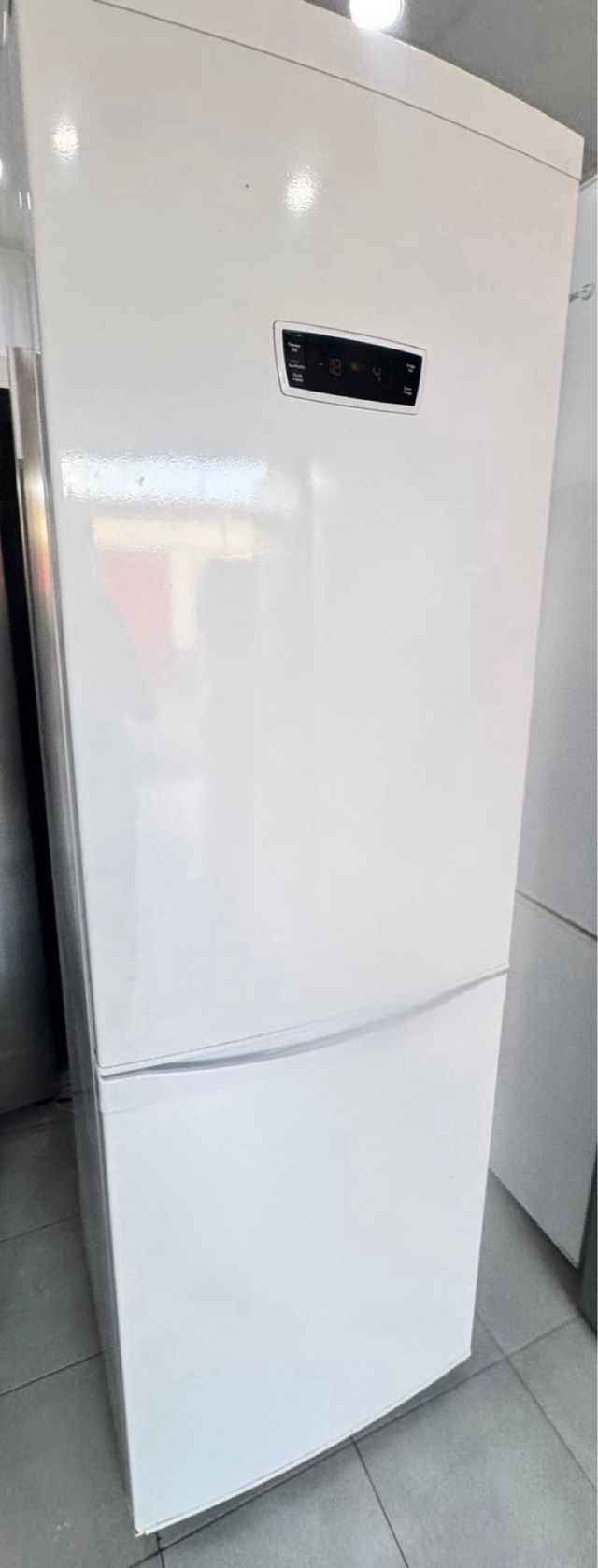 FRIGORÍFICO ANSONIC COMBI NO FROST EN BLANCO