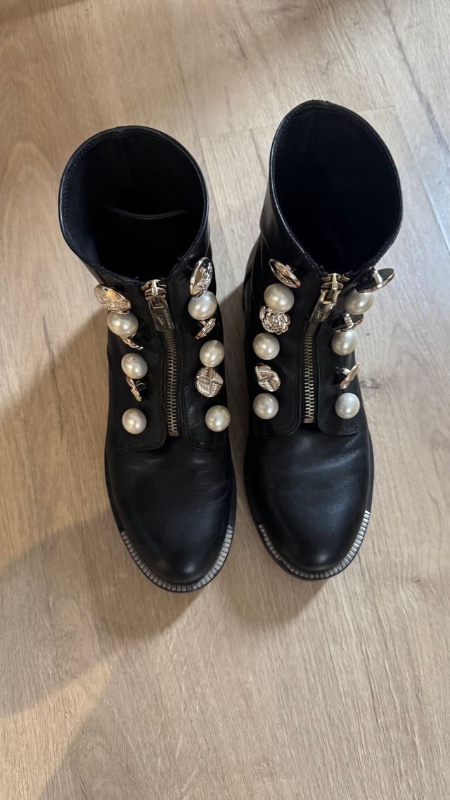 Botas Tosca Blu Piel Negra Perlas