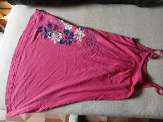 Vestido rosa estampado floral y otros