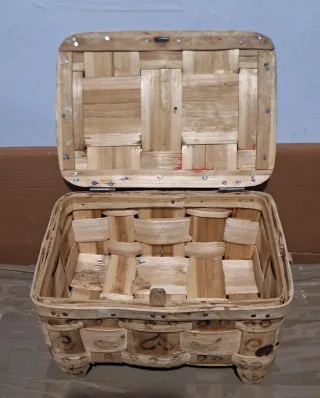 Caja Ratan Única Retro echa a mano