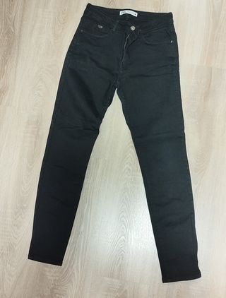 Pantalón vaquero negro Zara Talla 38