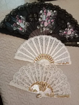 Lote de abanicos decorativos