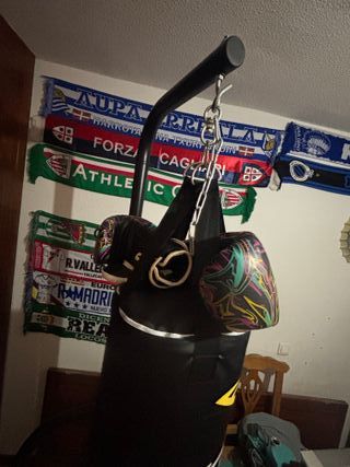 Saco Boxeo Everlast con Guantes y Soporte