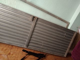 Puerta de hierro galvanizado
