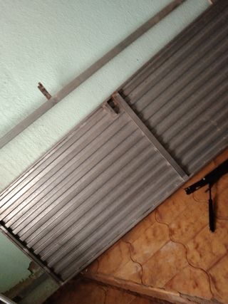 Puerta de hierro galvanizado