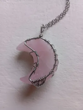 Colgante cuarzo rosa con Alambre Plateado y cadena