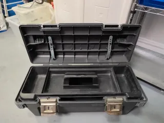 Caja de herramientas grande gris