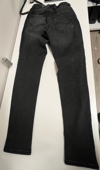 Pantalones vaqueros Jack & Jones 
Talla 14 años