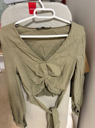 Camisa Zara verde manga larga con lazo 