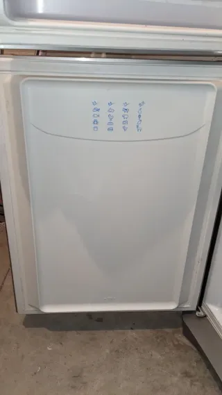 Nevera Indesit 200cm No Frost