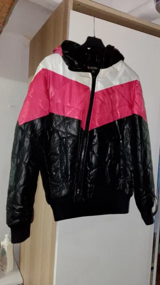Chaqueta acolchada con capucha