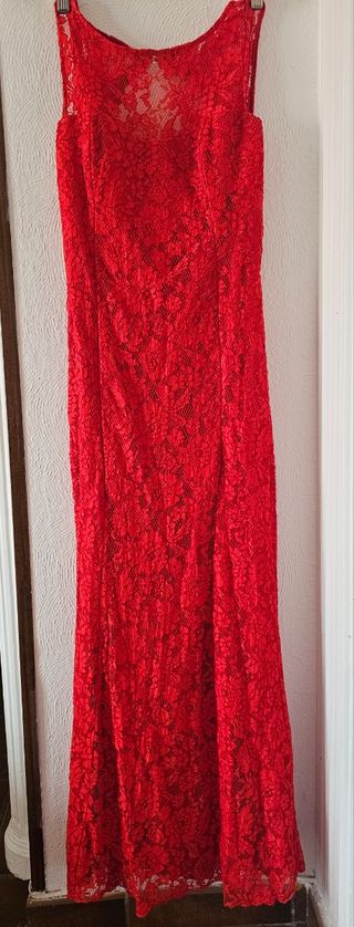 Vestido de fiesta rojo de encaje