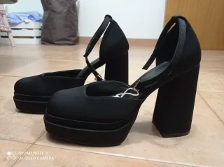 Zapatos de tacón negros talla 39