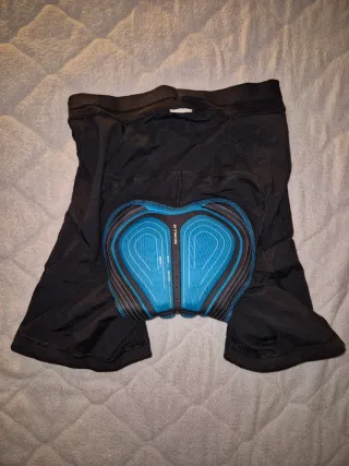 Casco Bici M/L y Culotte Btwin Talla M