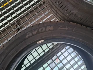 Neumático Avon ZV7 185/55R16 83V
