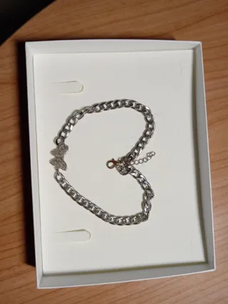 Girocollo con farfalla argento