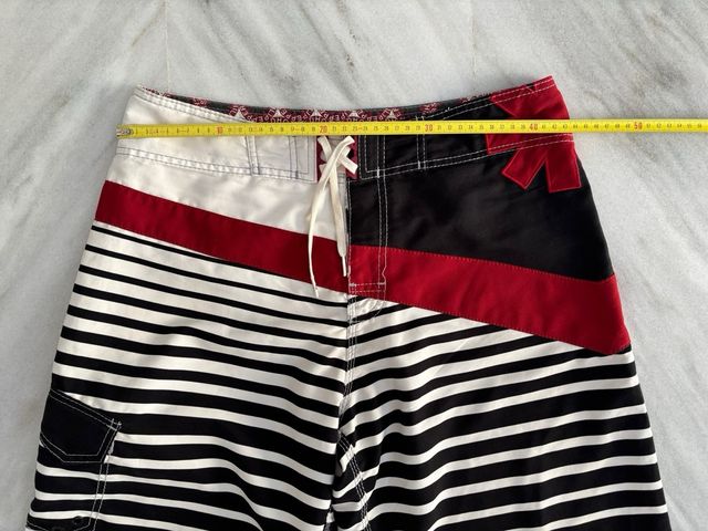 Bañador Billabong Red Hot Chili Peppers y camiseta