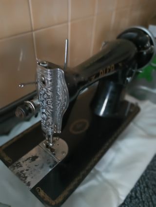 Máquina de coser Alfa