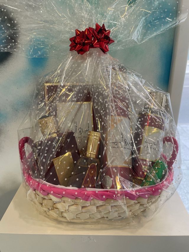 Cesta de perfumes de lujo
