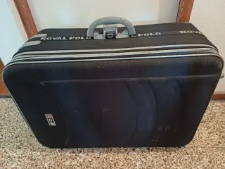 Maleta grande de viaje ROYAL POLO. Está en buenas 