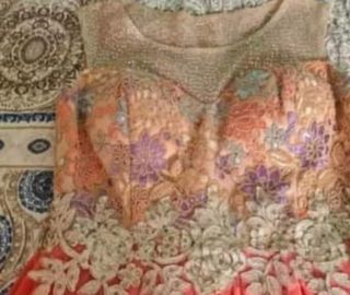 Vestido de fiesta dorado y rosa