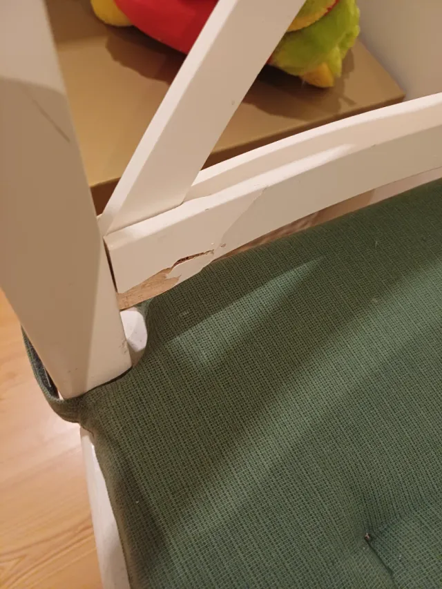 4 Sillas Ikea Blancas con Cojines Verdes