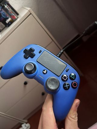 PS4 (PlayStation 4) Negra y Plateada