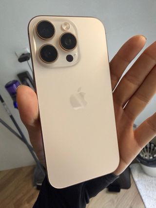 iPhone 16 Pro 256 GB EN GARANTÍA