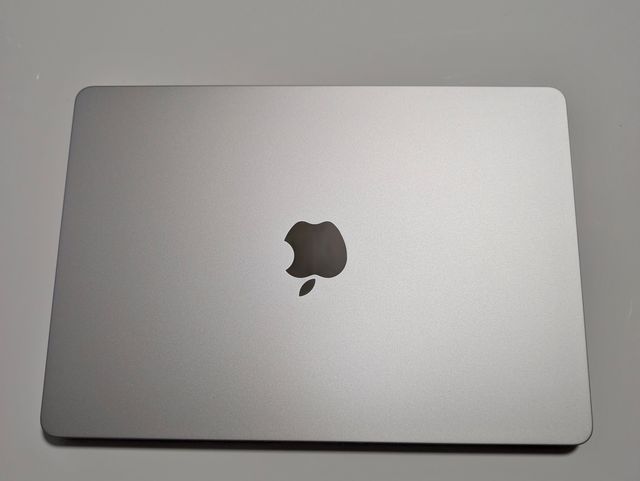 Apple Macbook Air 13" M3 512GB 16GB Sùper Precio