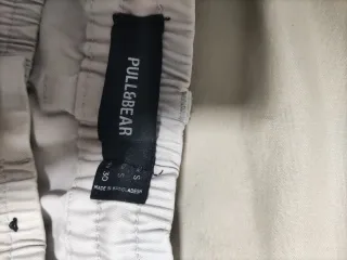 Pantalones cargo Pull and Bear beige